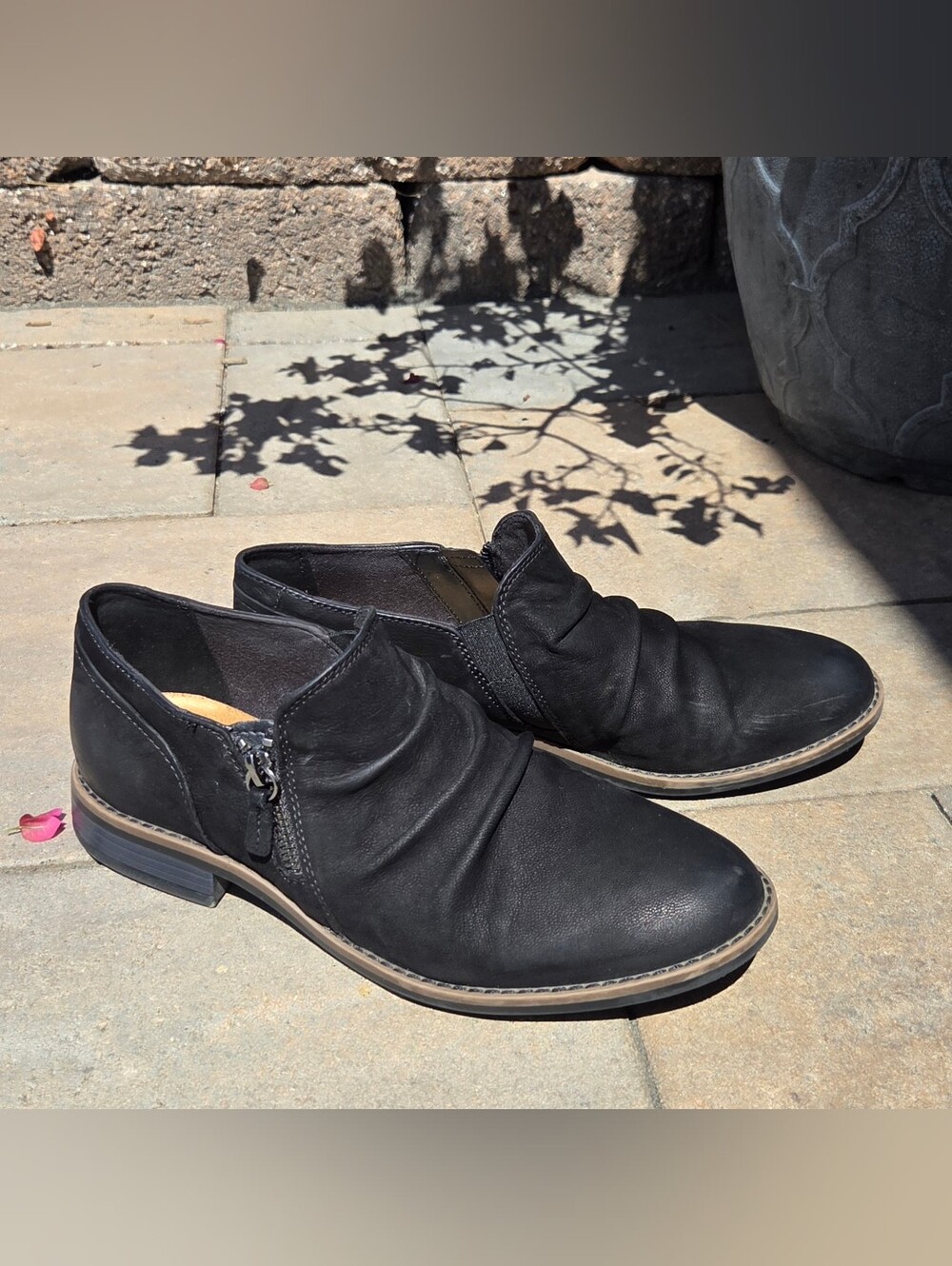 Clarks Camzin Black Ankle Booties Size 9 WIDE